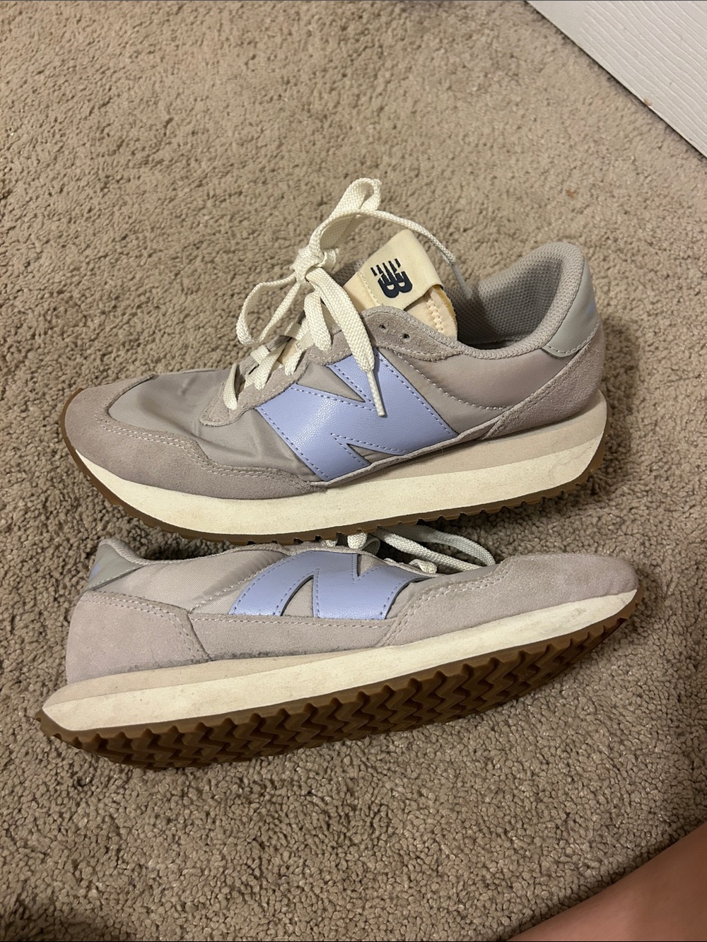 New Balance Women's Cream and Lavender Retro Runner Sneakers